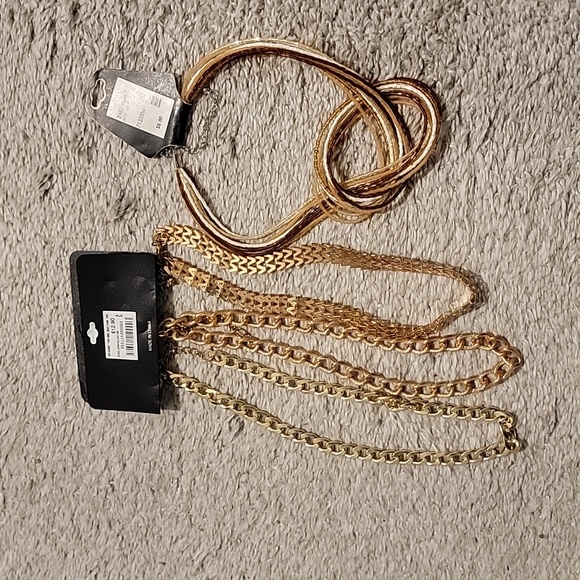 Necklaces - Picture 2 of 8